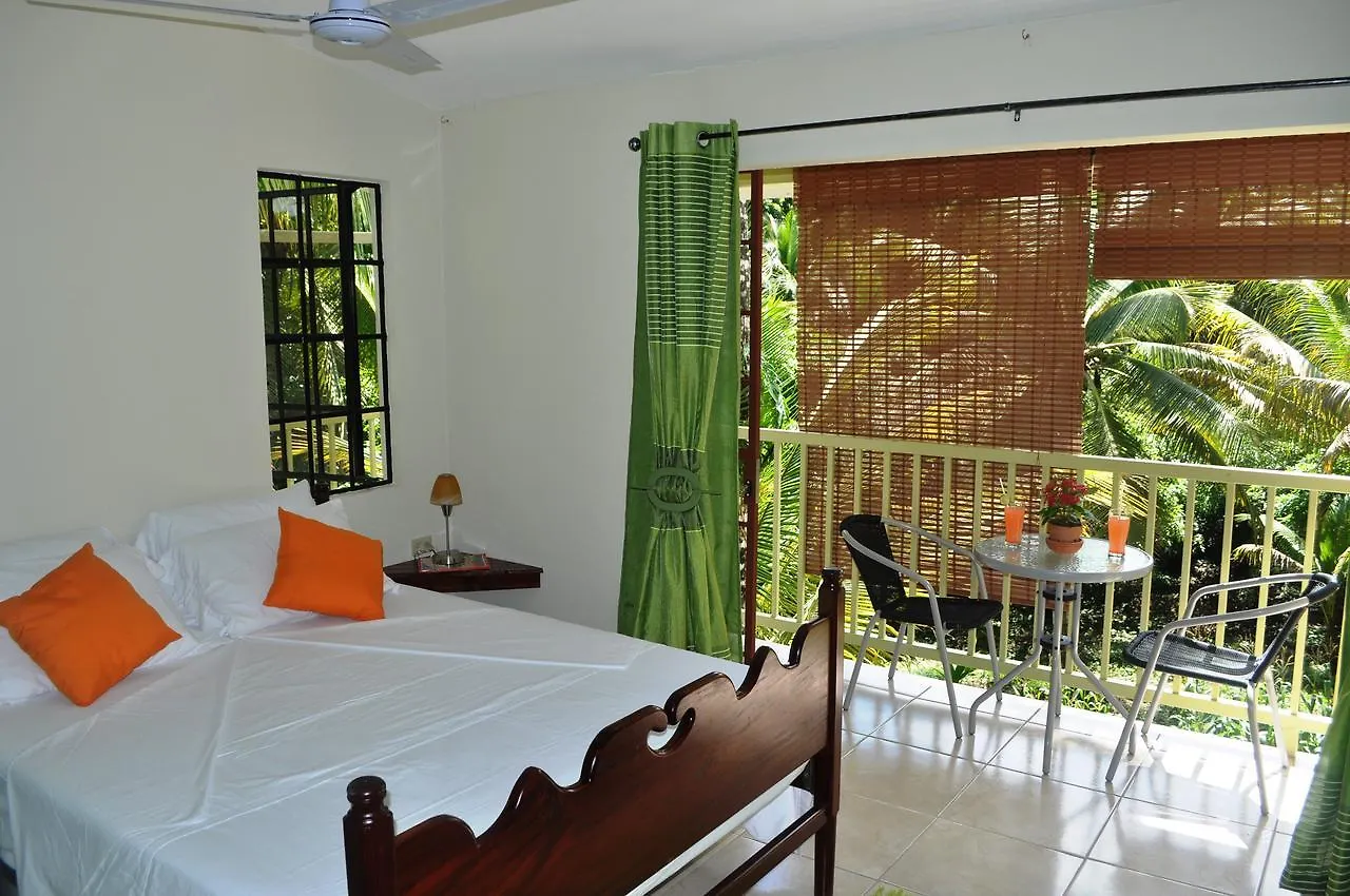 Leatherback Lodge Eco B&B Salybia